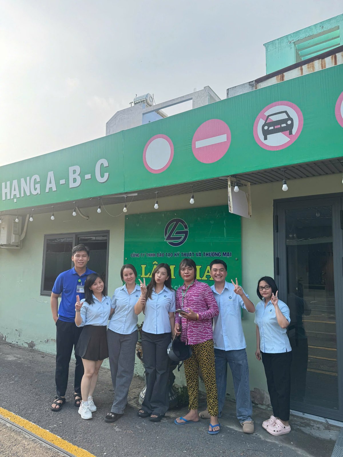 Không gian tiếp nhận và tư vấn học viên tại trung tâm